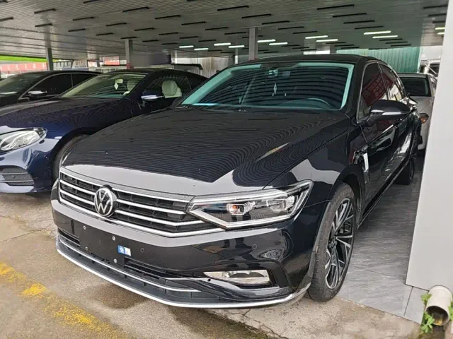 Фотография автомобиля — Volkswagen Magotan
