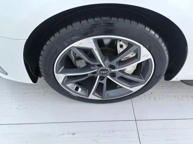 Audi A4L — Фото автомобиля 12