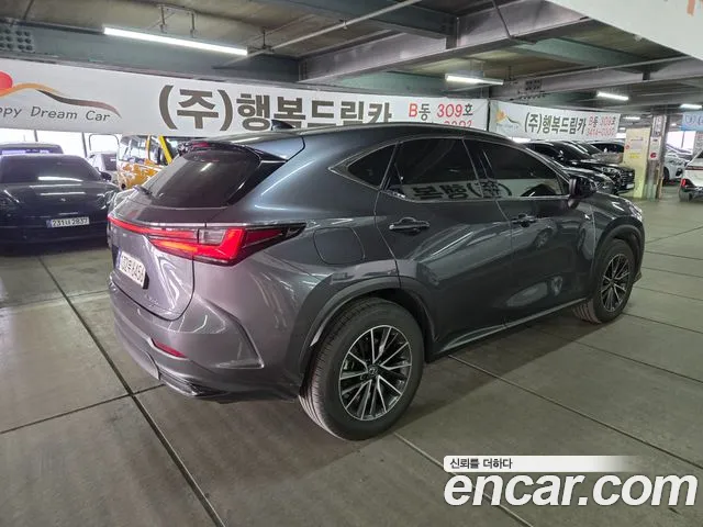Lexus NX — Фото автомобиля 3