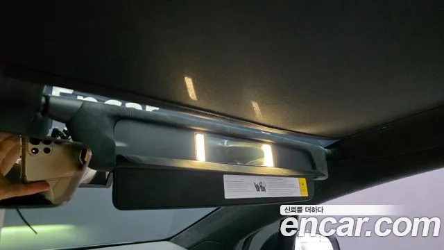 Tesla Model X — Фото автомобиля 13