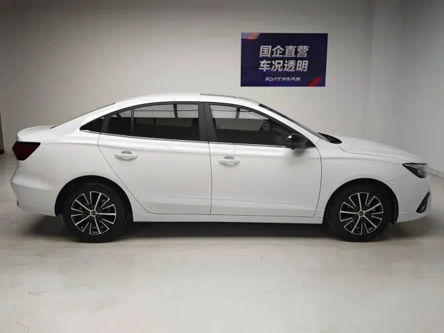 Roewe i5 — Фото автомобиля 7