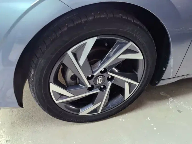 Hyundai Elantra — Фото автомобиля 22