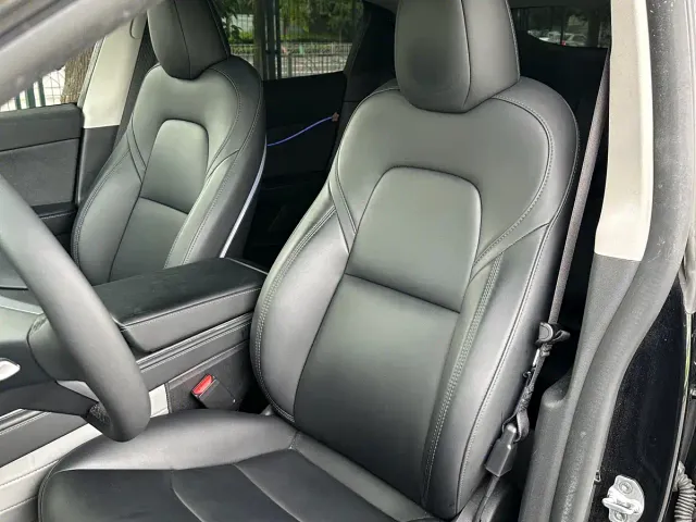 Tesla Model Y — Фото автомобиля 11