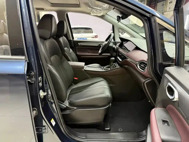GAC Trumpchi M6 — Фото автомобиля 10