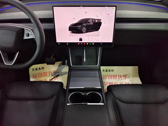 Tesla Model Y L — Фото автомобиля 13