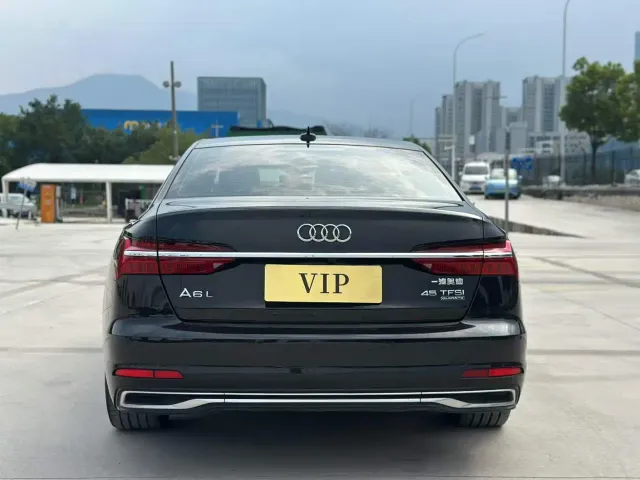 Audi A6L — Фото автомобиля 8