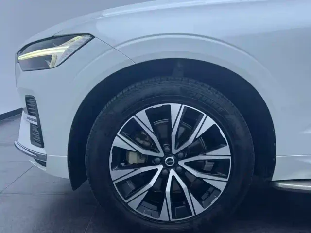 Volvo XC60 — Фото автомобиля 22