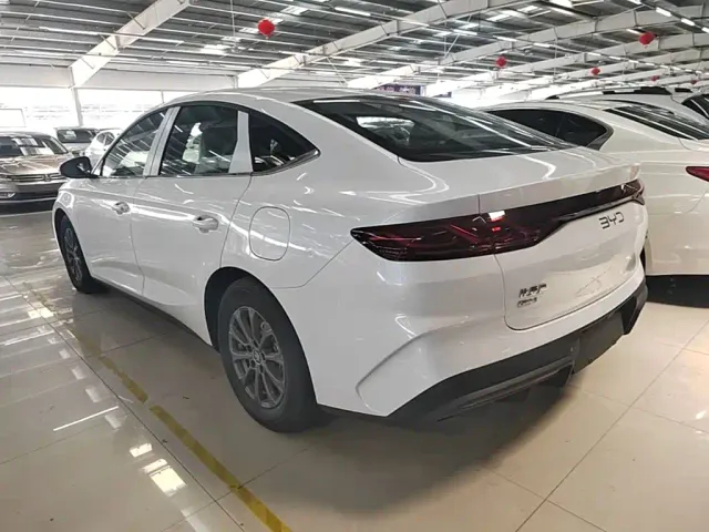 BYD Qin L — Фото автомобиля 4