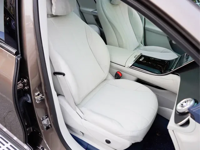 Mercedes-Benz EQE SUV — Фото автомобиля 19