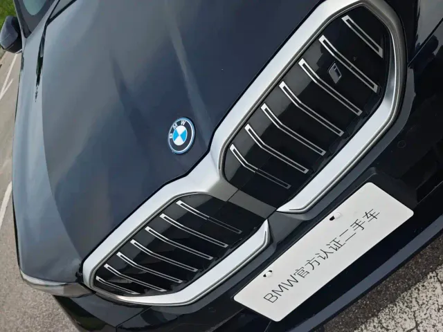 BMW i5 — Фото автомобиля 10