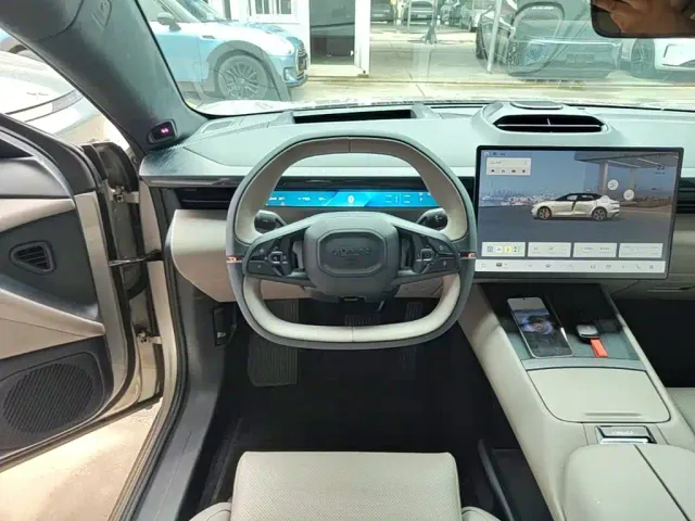 Lynk & Co Z10 — Фото автомобиля 10