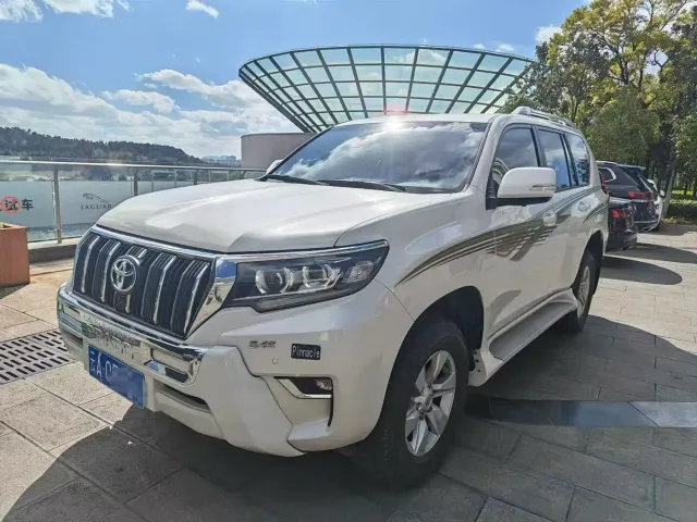 Фотография автомобиля — Toyota Prado