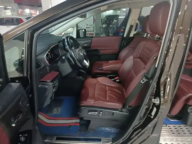 Honda Elysion — Фото автомобиля 14