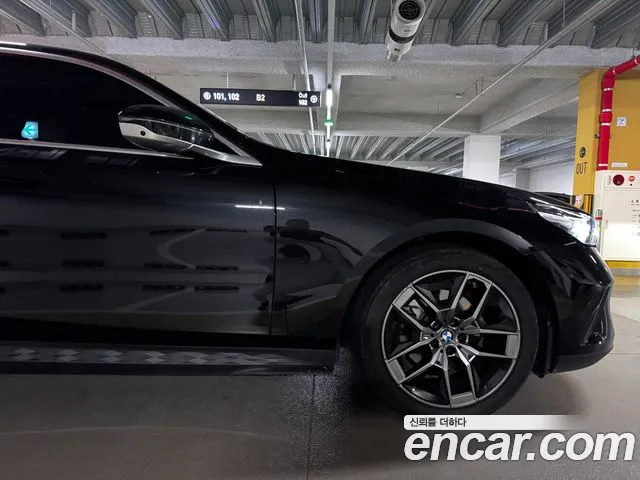 BMW 5-Series — Фото автомобиля 13