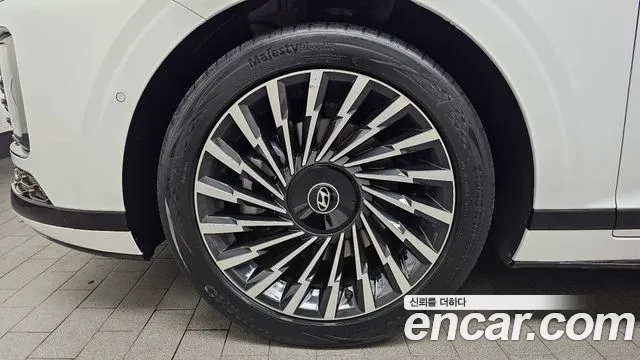 Hyundai Grandeur Grandeur (GN7) 2.5 Бензин 2WD — Фото автомобиля 5