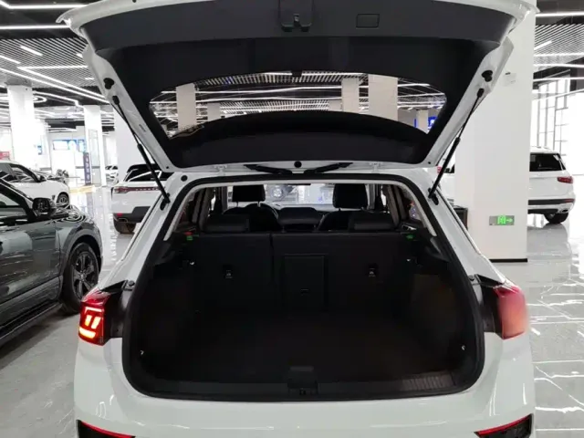Volkswagen T-Roc — Фото автомобиля 18