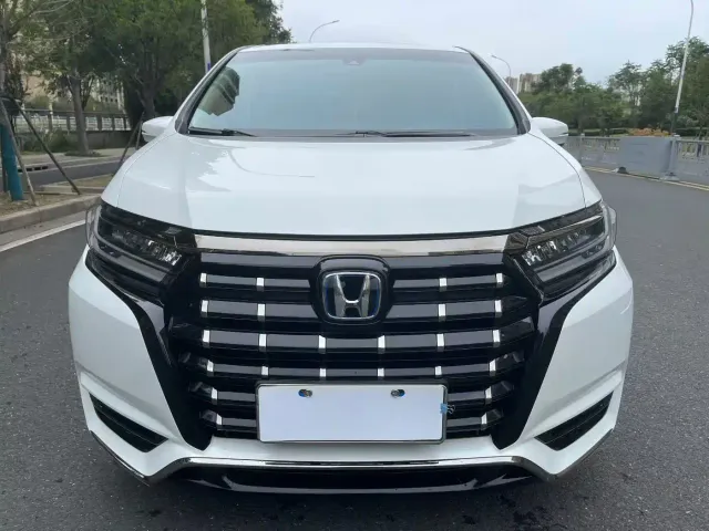 Honda Elysion — Фото автомобиля 2