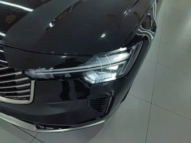 Volvo S90 — Фото автомобиля 23