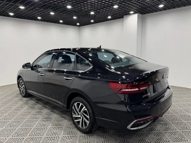 Volkswagen Lavida — Фото автомобиля 9