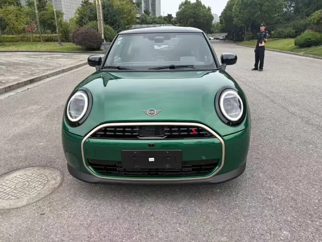 MINI Hatch — Фото автомобиля 2