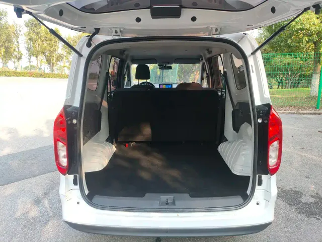 Wuling Hongguang — Фото автомобиля 7