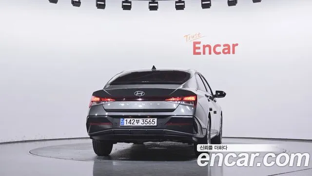 Hyundai Avante CN7 — Фото автомобиля 4