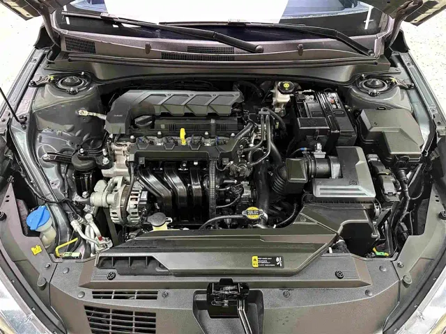Hyundai Elantra — Фото автомобиля 13