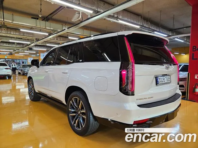 Cadillac Escalade — Фото автомобиля 2