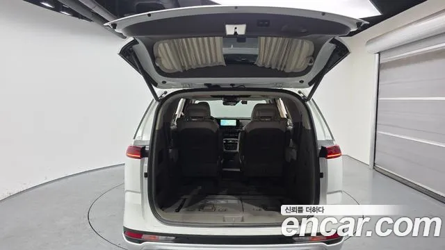 Kia Canival Carnival 4 поколение Бензин 7 мест Hi-Limousine — Фото автомобиля 20