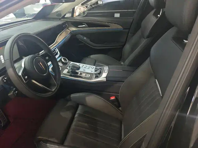 Hongqi H9 — Фото автомобиля 9