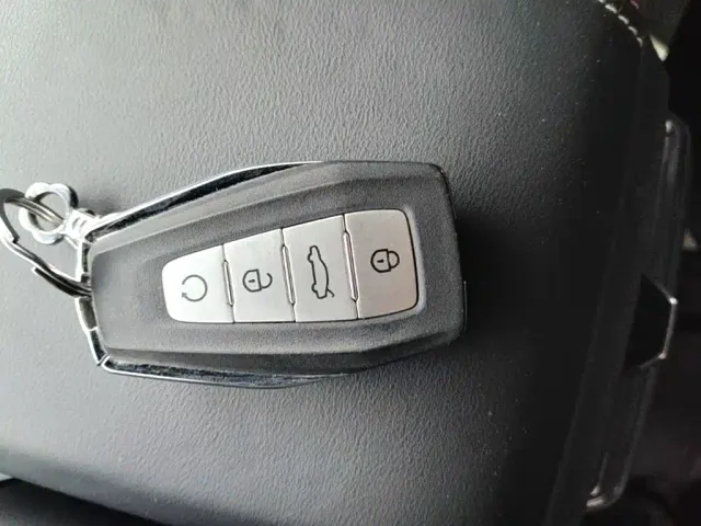 Geely Binrui — Фото автомобиля 8