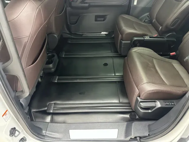 Toyota Granvia — Фото автомобиля 9