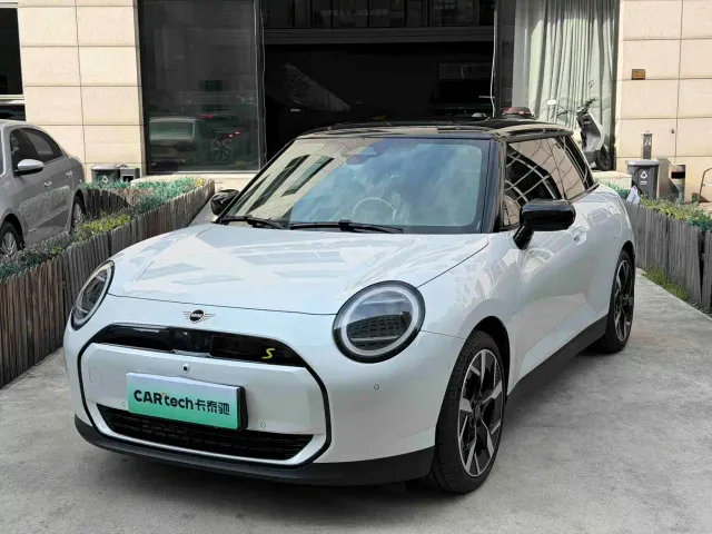 Фотография автомобиля — MINI Cooper
