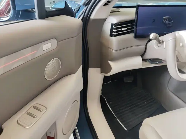 IM Motors LS6 — Фото автомобиля 15