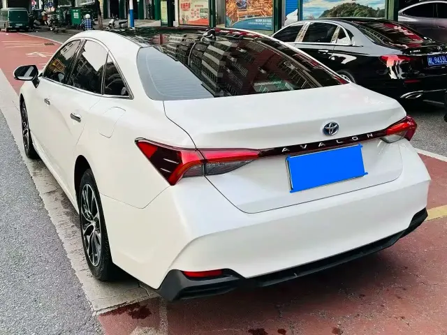 Toyota Avalon — Фото автомобиля 6