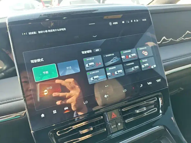 GAC Trumpchi M8 — Фото автомобиля 12