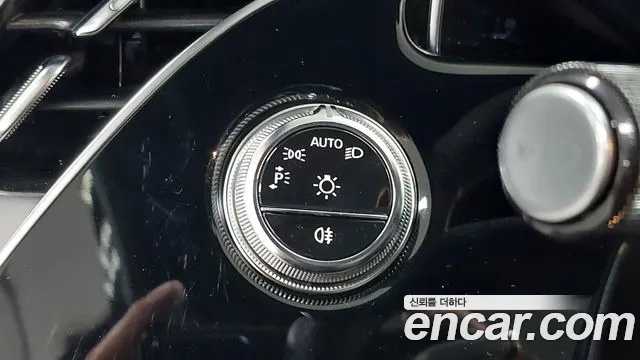 Mercedes-Benz E-Class — Фото автомобиля 18