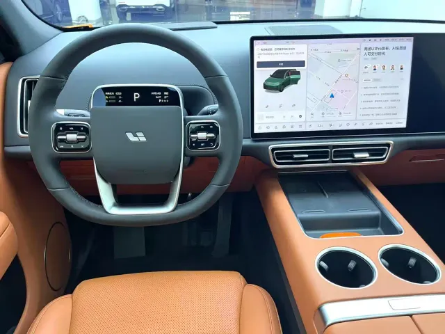 Li Auto L7 — Фото автомобиля 8