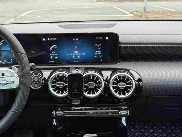 Mercedes-Benz A-Class — Фото автомобиля 21