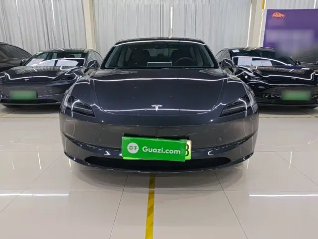 Tesla Model 3 — Фото автомобиля 2