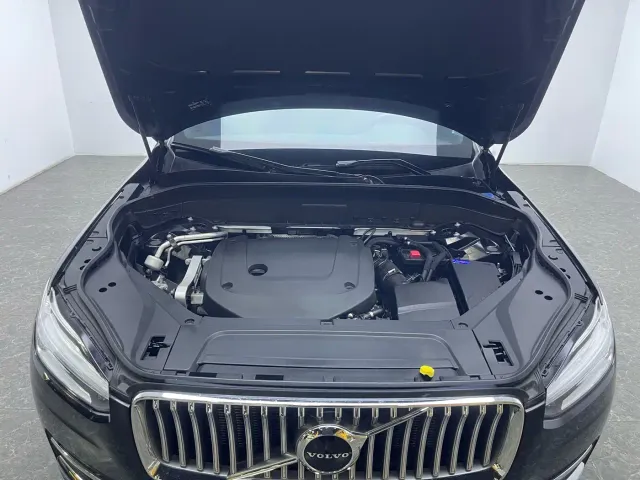 Volvo XC90 — Фото автомобиля 20