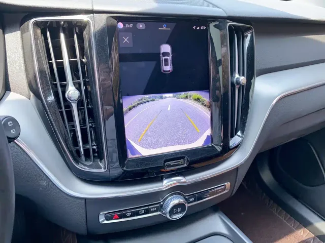 Volvo XC60 — Фото автомобиля 13