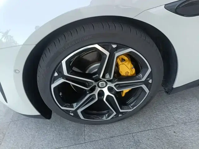 Xiaomi SU7 — Фото автомобиля 22