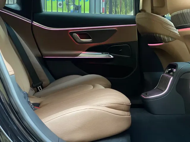 Mercedes-Benz E-Class — Фото автомобиля 7