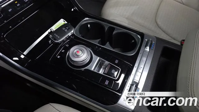 Kia Carnival Generation 4 — Фото автомобиля 9