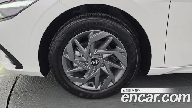 Hyundai Avante CN7 — Фото автомобиля 5