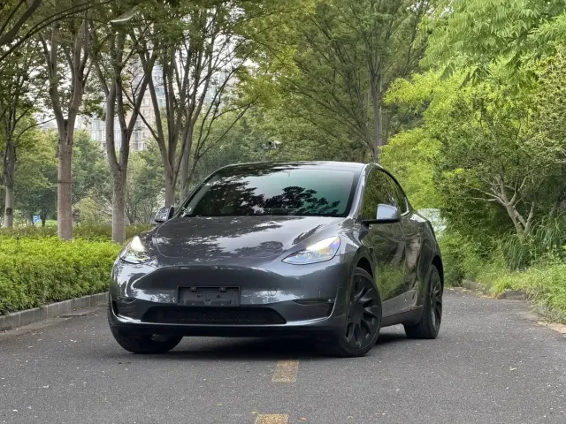 Фотография автомобиля — Tesla Model Y