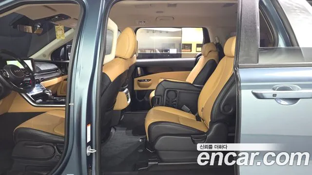 Kia Carnival Generation 4 — Фото автомобиля 16