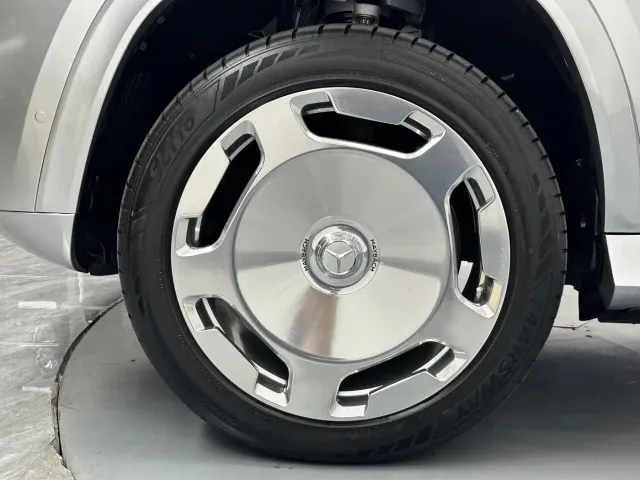 Mercedes-Benz GLS-Class — Фото автомобиля 24