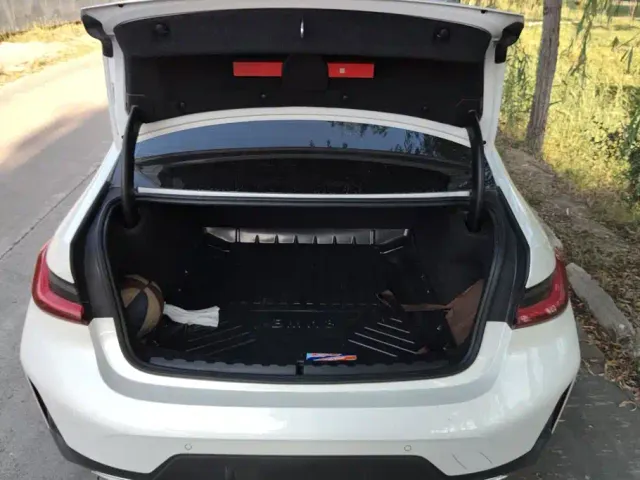 BMW 3 Series — Фото автомобиля 4
